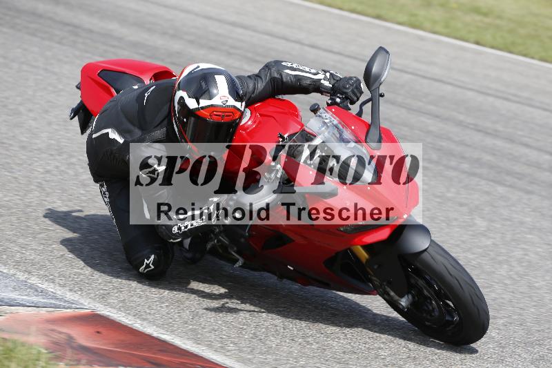 /27 12.06.2025 Ducati Schweiz Trackday Warmup  ADR/gruen-vert/ohne